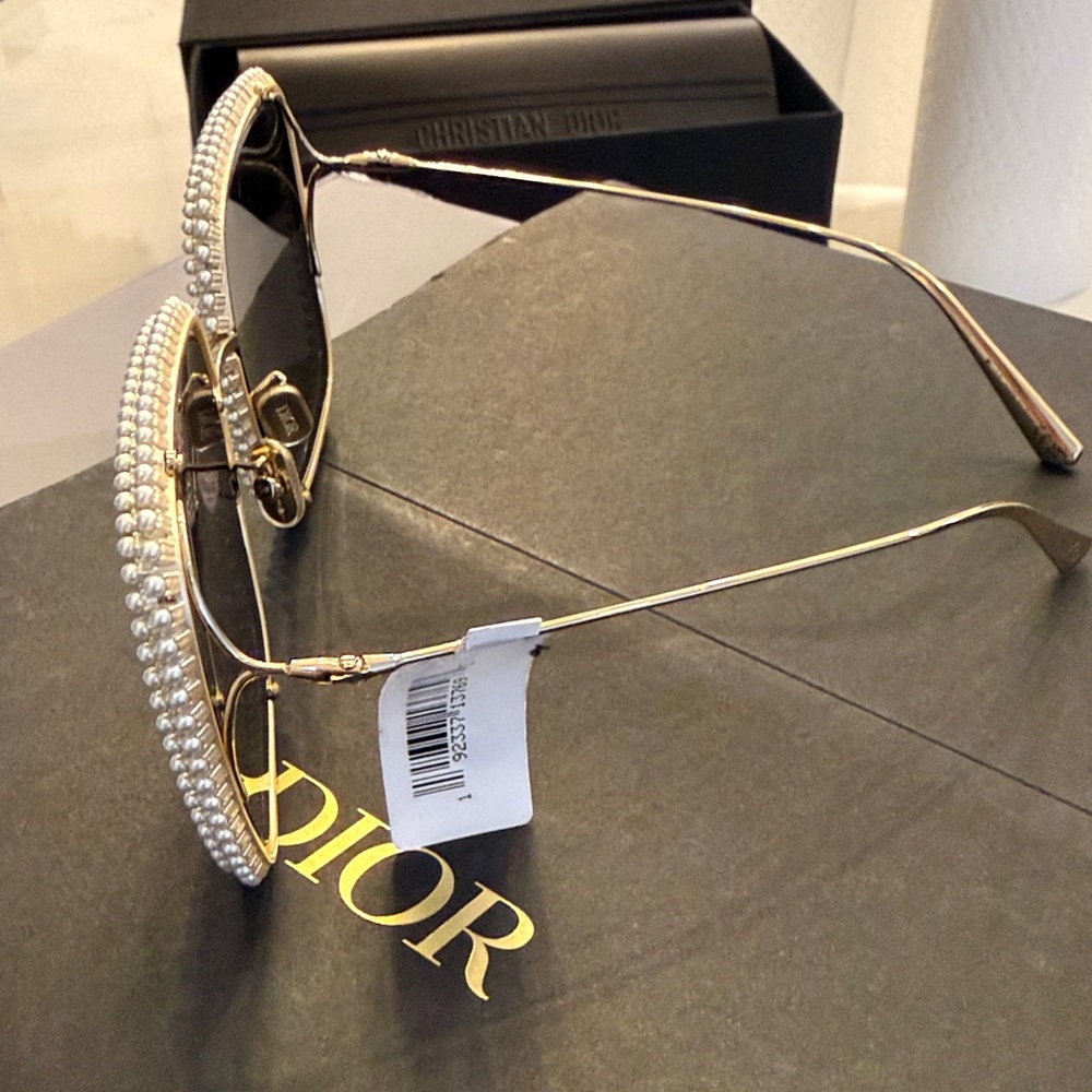 DIOR MissDior S2U Pearl Sunglasses - Picture 4 of 16